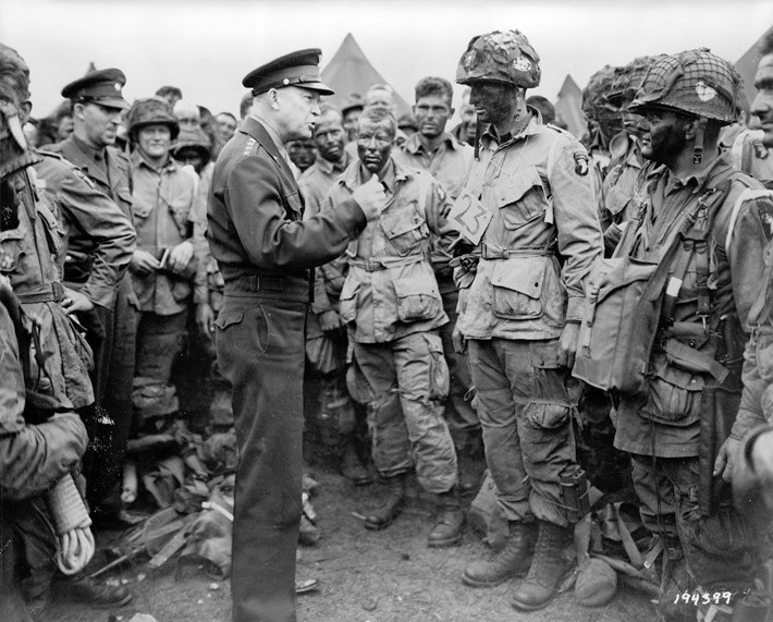 Eisenhower speaks with 502nd Parachute Infantry Regimen