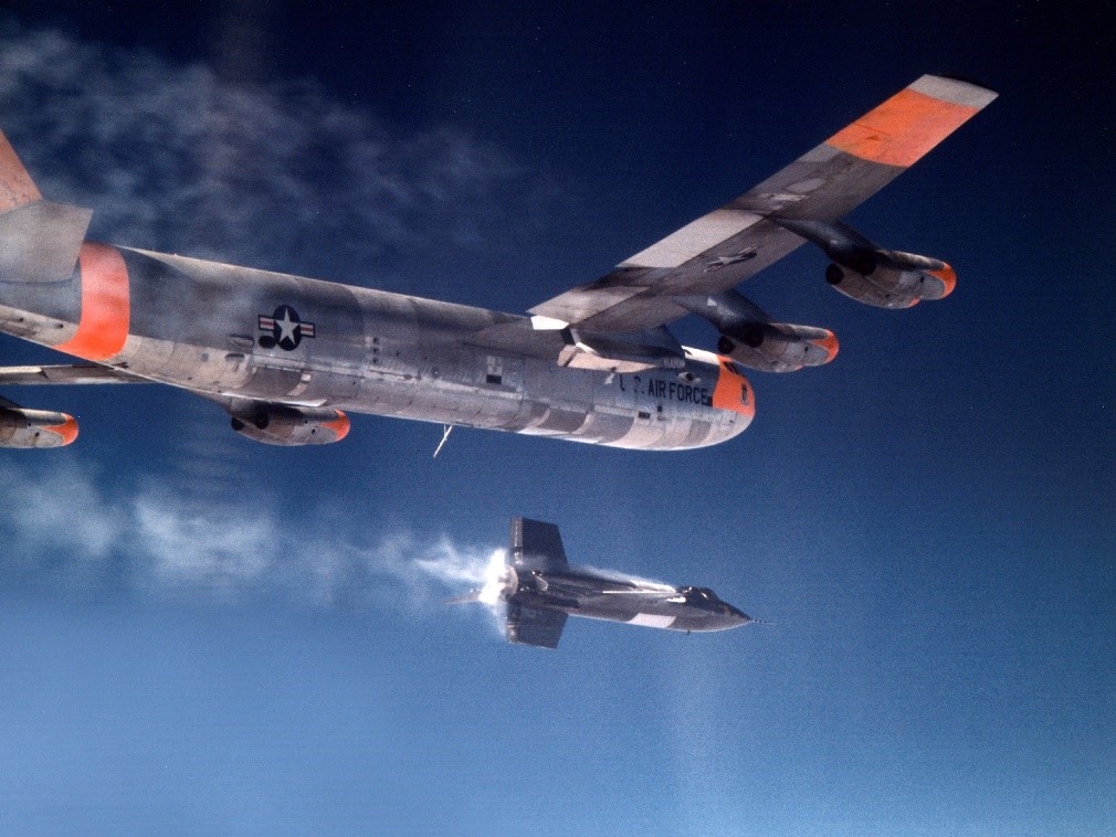 X-15 Ship 2 is launched on an early contractor flight using the interim XLR11 engines (North American Aviation photo) X-15 Ship 2 is launched on an early contractor flight using the interim XLR11 engines (North American Aviation photo)